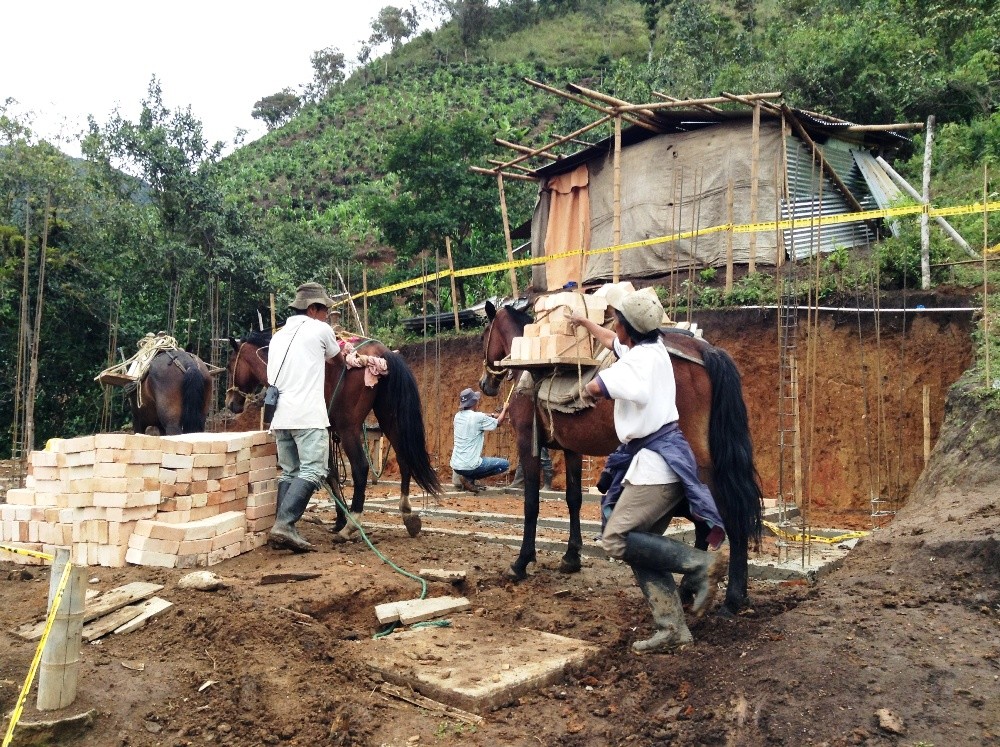 CONSTRUCCIÓN DE PROYECTOS DE REUBICACIÓN DE VIVIENDAS