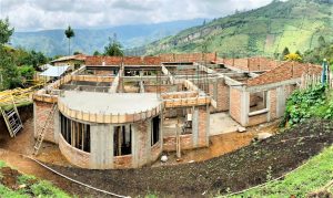 Avance de obra de la construcción del establecimiento de salud en La Muralla, Páez